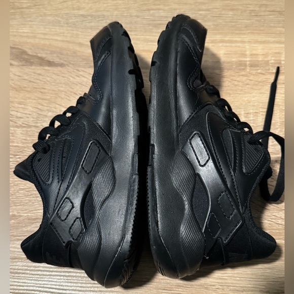 Nike LD Victory Women’s sneakers size 6.5 triple all black shoes swoosh logo - Picture 4 of 6